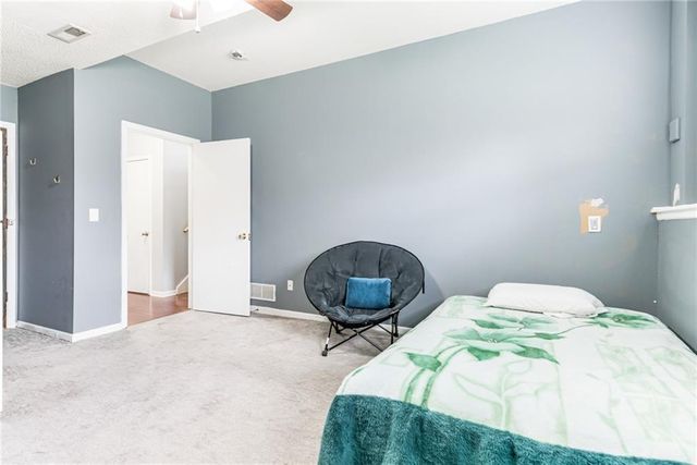944 N Pine Street, Olathe, KS 66061