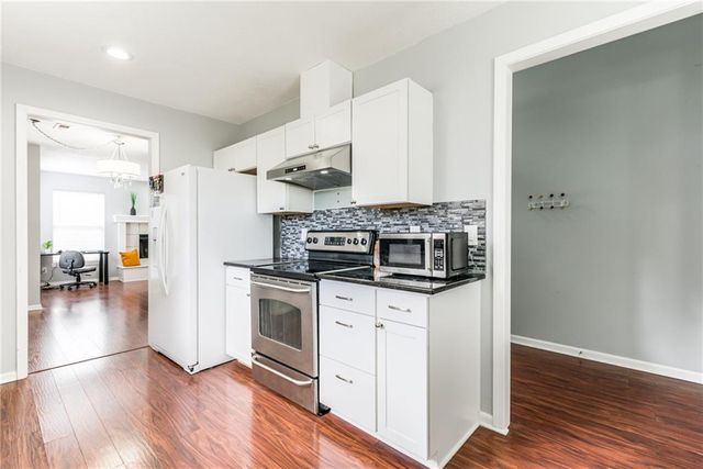 944 N Pine Street, Olathe, KS 66061
