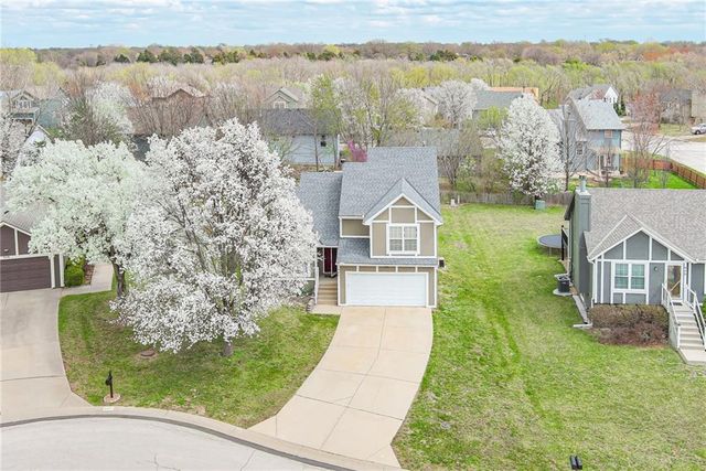 944 N Pine Street, Olathe, KS 66061