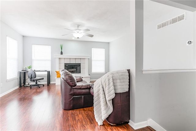 944 N Pine Street, Olathe, KS 66061