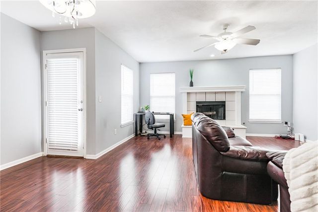 944 N Pine Street, Olathe, KS 66061
