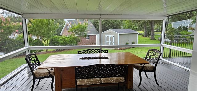 101 W Arrowhead Drive, Clinton, NC 28328