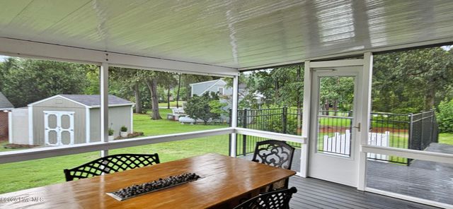 101 W Arrowhead Drive, Clinton, NC 28328