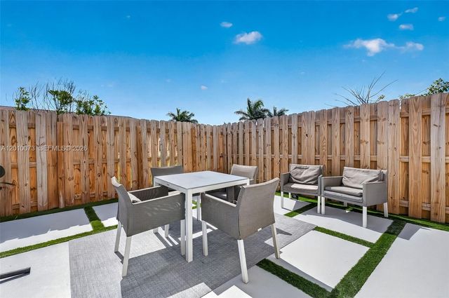 12221 NW 24th Pl, Miami, FL 33167