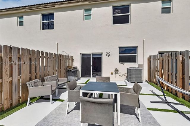 12221 NW 24th Pl, Miami, FL 33167