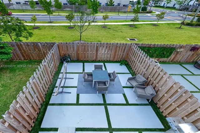 12221 NW 24th Pl, Miami, FL 33167