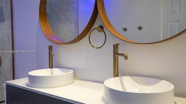 14206 SW 97th Ter, Miami, FL 33186