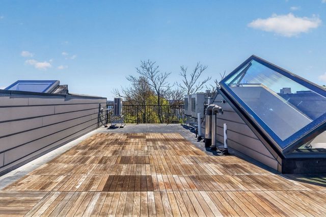 561 East Broadway 561, Boston, MA 02127