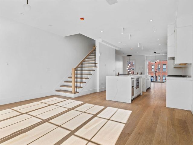 561 East Broadway 561, Boston, MA 02127