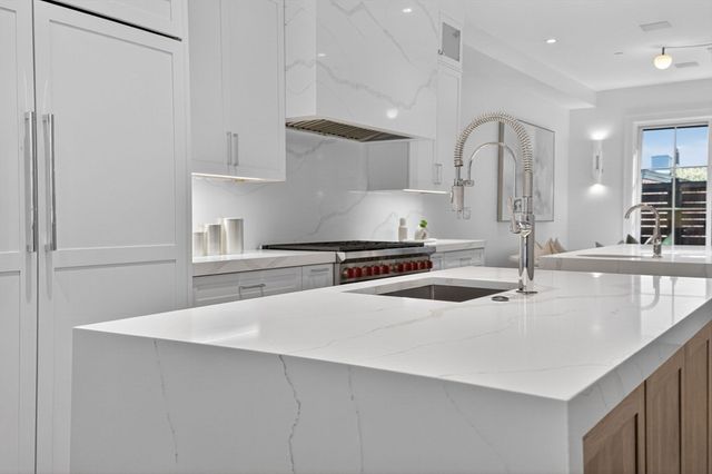 561 East Broadway 561, Boston, MA 02127