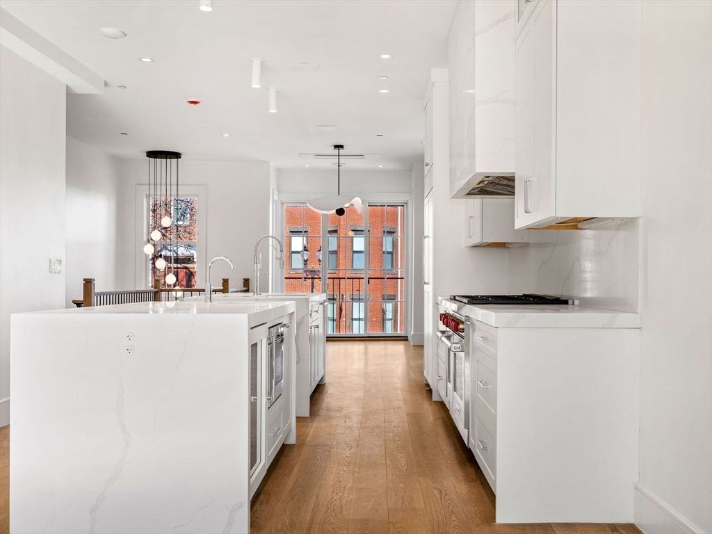 561 East Broadway 561, Boston, MA 02127