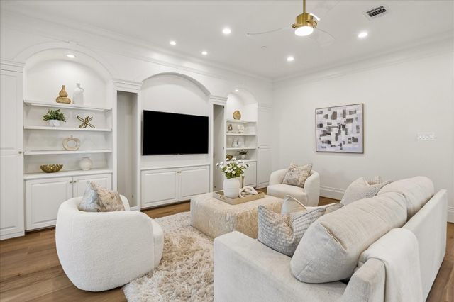 4260 Emory Avenue, West University Place, TX 77005
