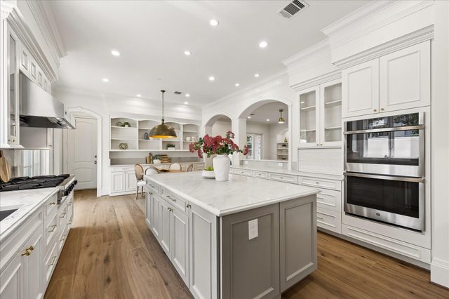 4260 Emory Avenue, West University Place, TX 77005