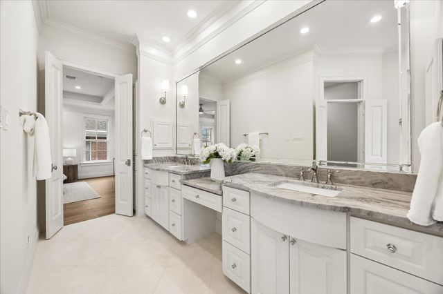 4260 Emory Avenue, West University Place, TX 77005