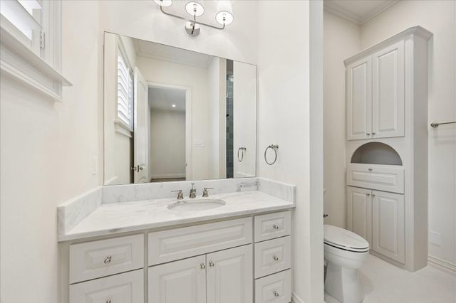 4260 Emory Avenue, West University Place, TX 77005