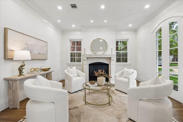 4260 Emory Avenue, West University Place, TX 77005
