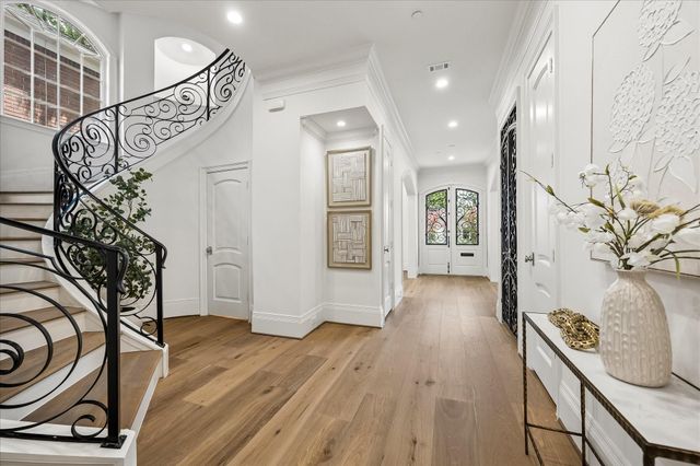4260 Emory Avenue, West University Place, TX 77005
