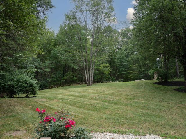 68 Perry Road, Bedford, NH 03110