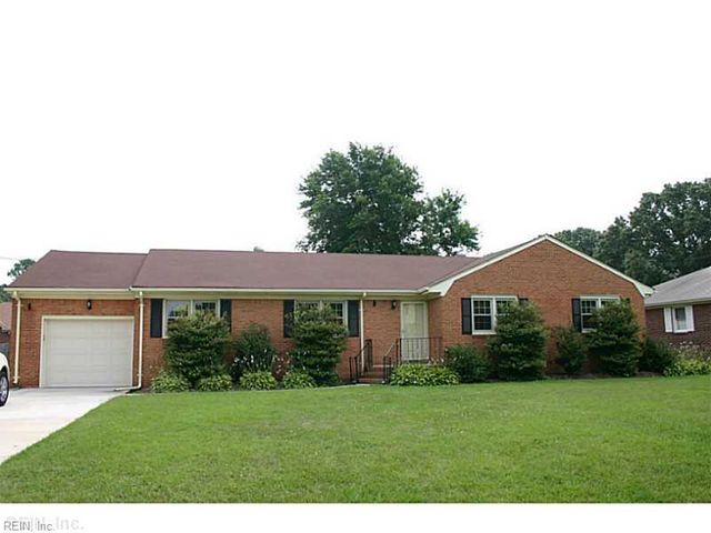 236 S Parliament DR, Virginia Beach, VA 23462