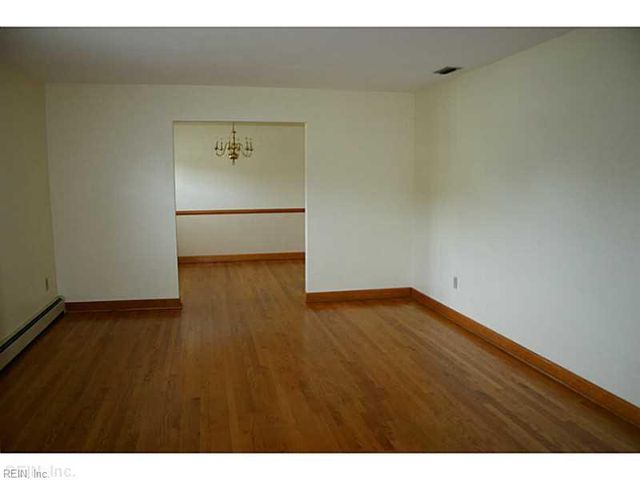 236 S Parliament DR, Virginia Beach, VA 23462