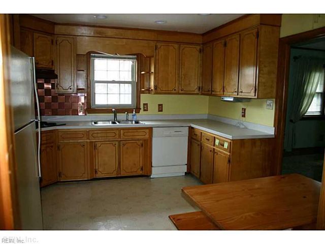 236 S Parliament DR, Virginia Beach, VA 23462