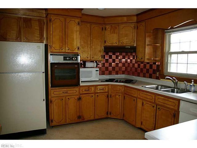 236 S Parliament DR, Virginia Beach, VA 23462