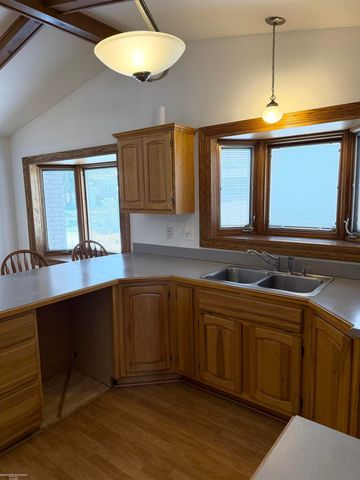 13227 Canterbury Drive, Sterling Heights, MI 48312