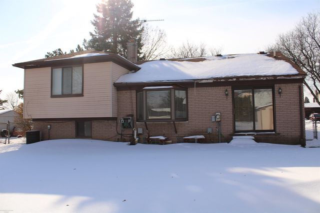 13227 Canterbury Drive, Sterling Heights, MI 48312