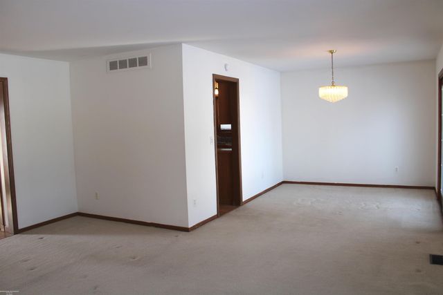 13227 Canterbury Drive, Sterling Heights, MI 48312