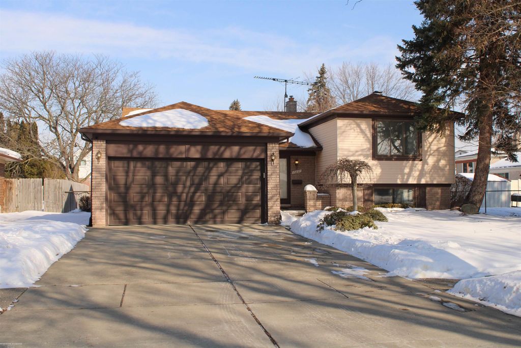 13227 Canterbury Drive, Sterling Heights, MI 48312