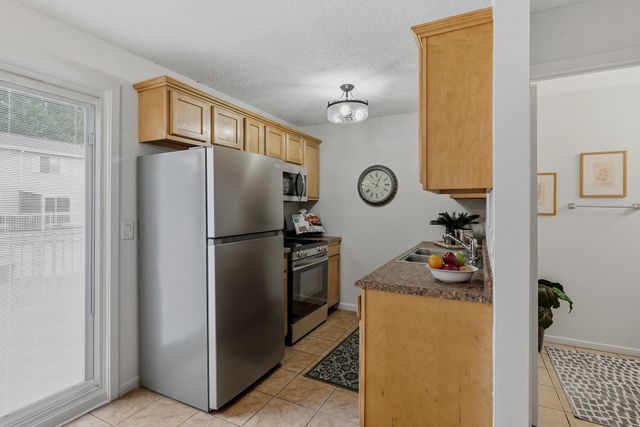 1496 Goodwin Avenue N, Oakdale, MN 55128