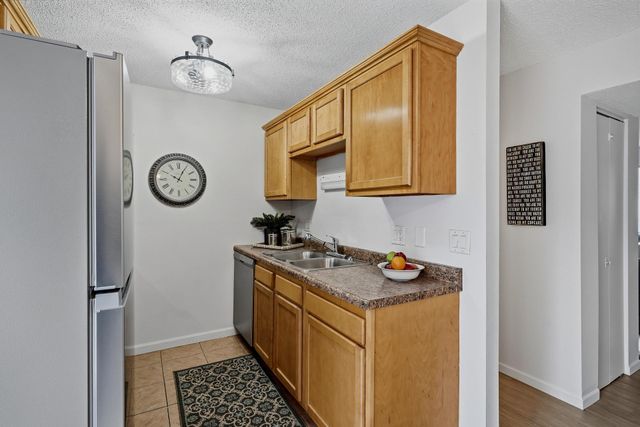 1496 Goodwin Avenue N, Oakdale, MN 55128