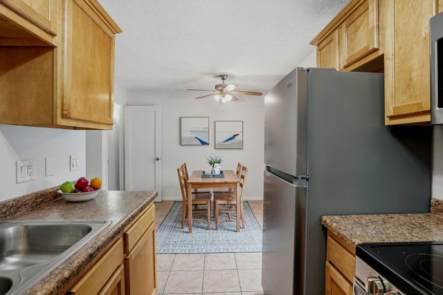 1496 Goodwin Avenue N, Oakdale, MN 55128