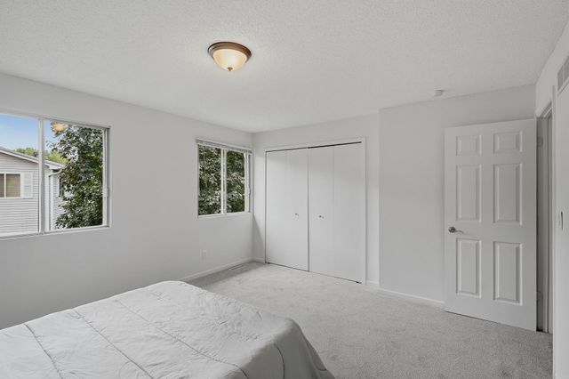1496 Goodwin Avenue N, Oakdale, MN 55128