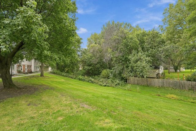1496 Goodwin Avenue N, Oakdale, MN 55128