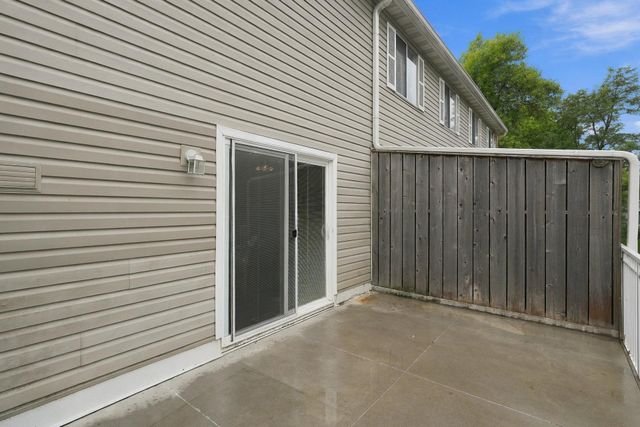 1496 Goodwin Avenue N, Oakdale, MN 55128