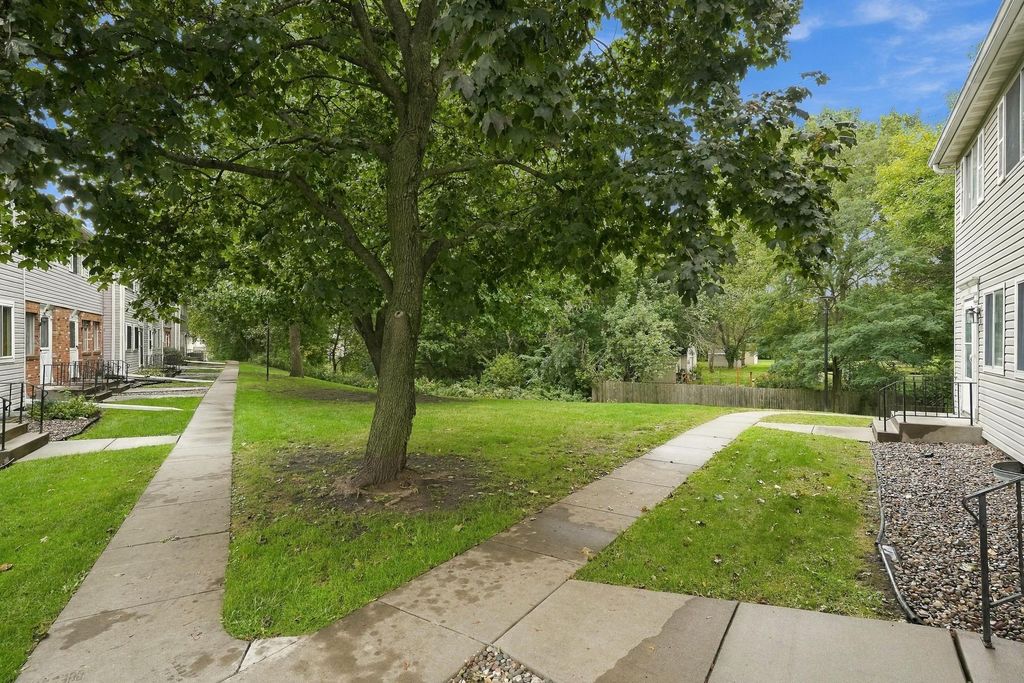 1496 Goodwin Avenue N, Oakdale, MN 55128 — photo 4
