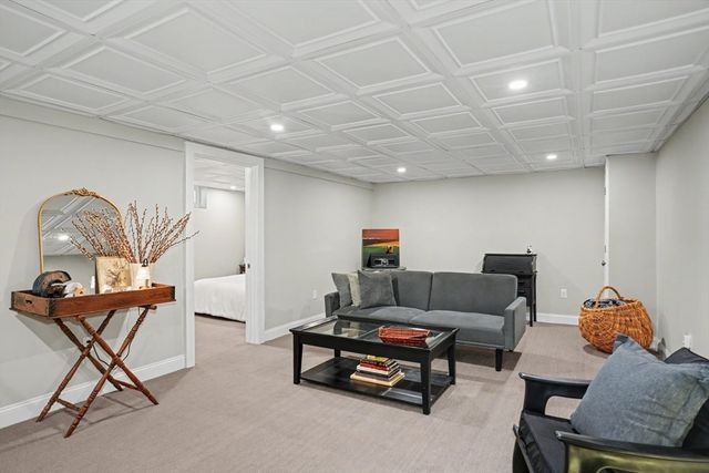 40 Farmington Circle, Marlborough, MA 01752