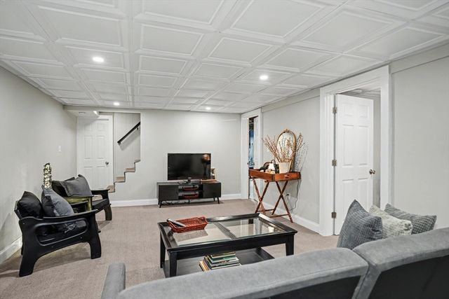 40 Farmington Circle, Marlborough, MA 01752