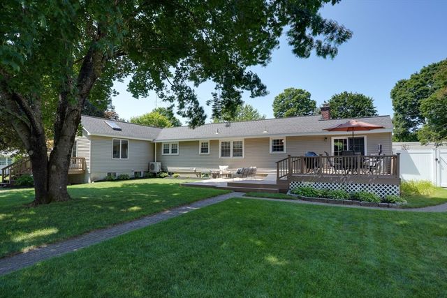 40 Farmington Circle, Marlborough, MA 01752