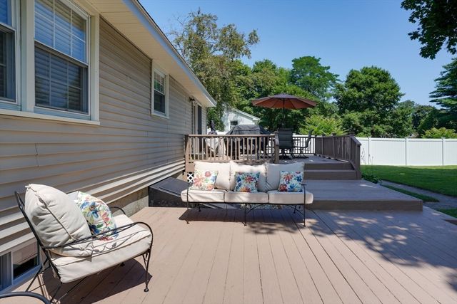 40 Farmington Circle, Marlborough, MA 01752