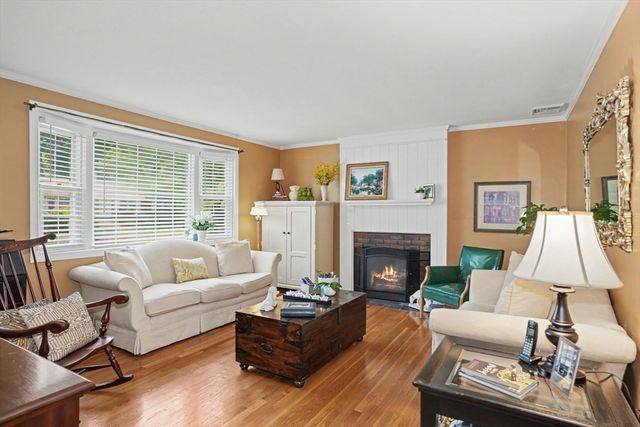 40 Farmington Circle, Marlborough, MA 01752