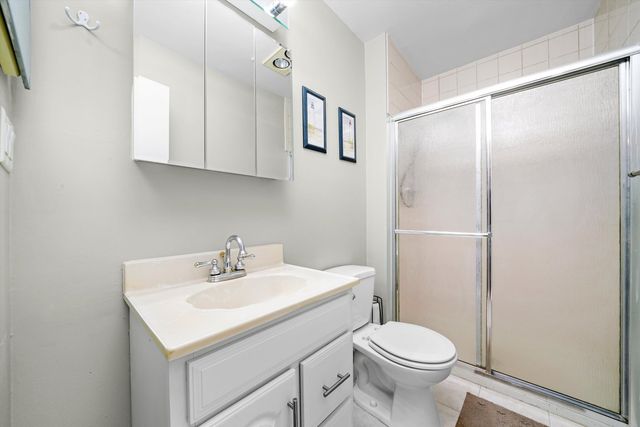 1926 Prairie Square 210B, Schaumburg, IL 60173