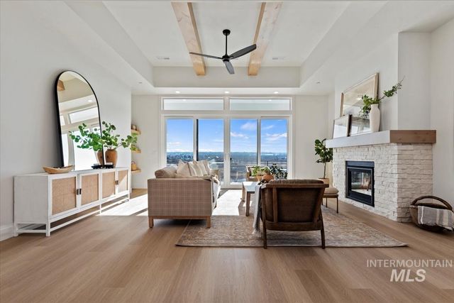 3555 E Warm Springs Ave, Boise, ID 83716