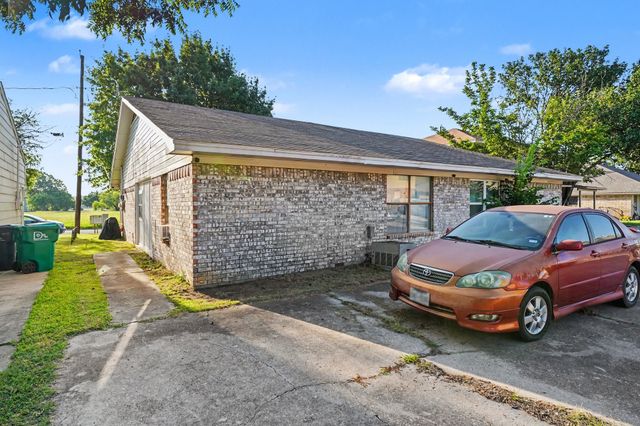 3315 Fallmeadow Street, Denton, TX 76207