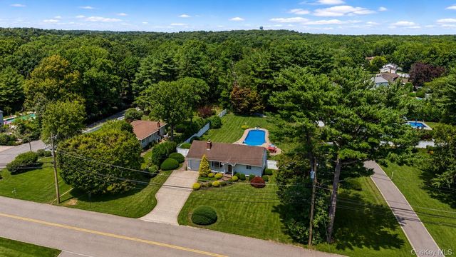 72 Dix Highway, Dix Hills, NY 11746
