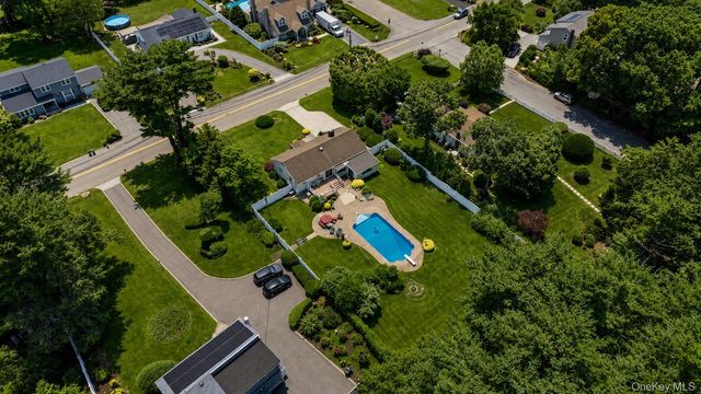 72 Dix Highway, Dix Hills, NY 11746