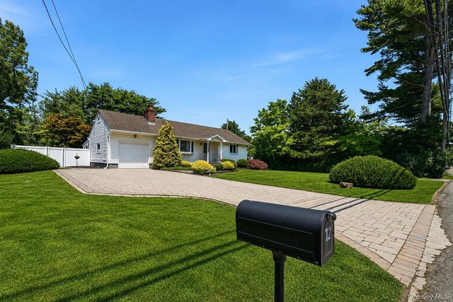 72 Dix Highway, Dix Hills, NY 11746