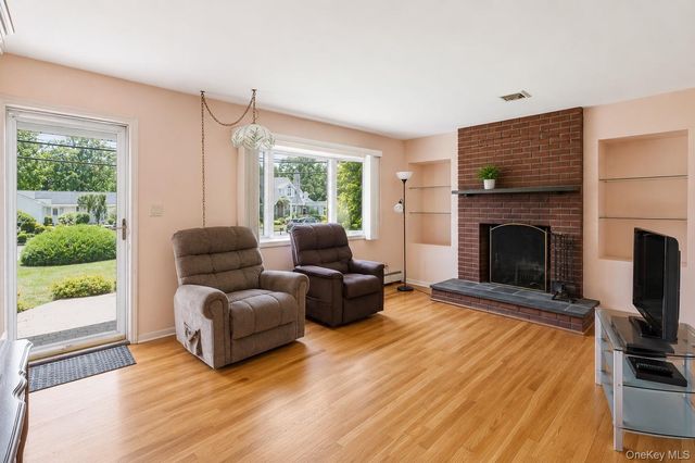 72 Dix Highway, Dix Hills, NY 11746