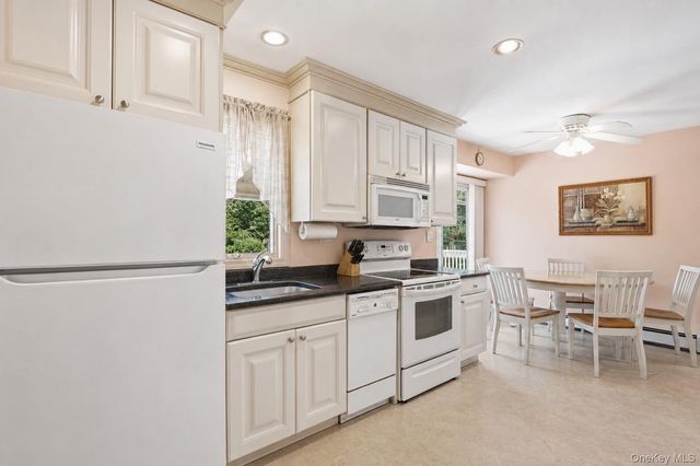 72 Dix Highway, Dix Hills, NY 11746